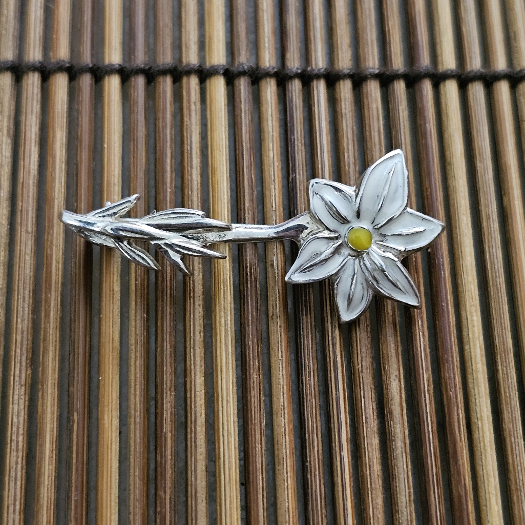 925 Flower Silver PendantBrooch Vintage 17$